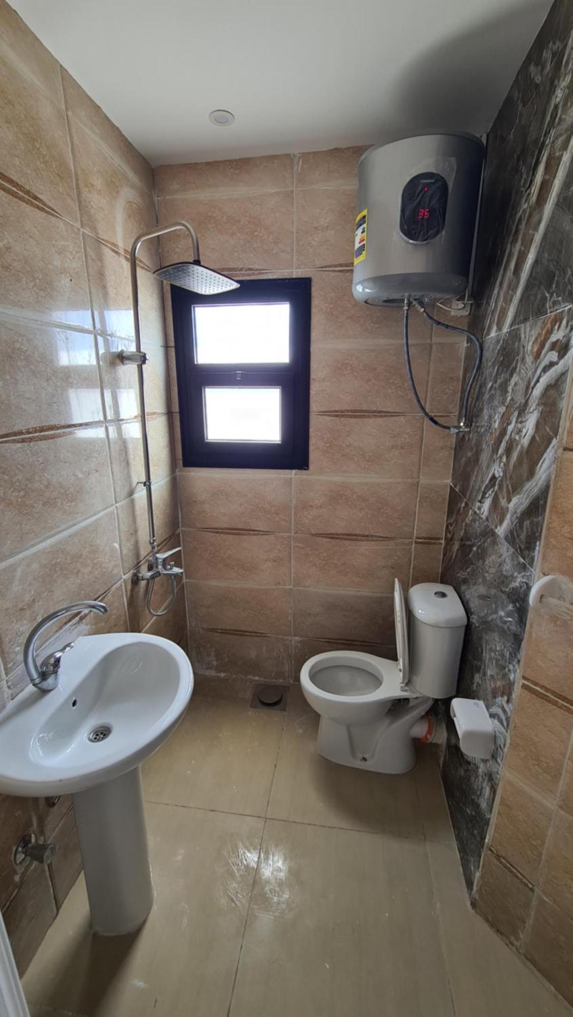 Midpoint Raml Station Apartament *